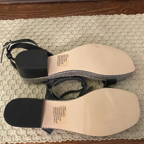 Ankle strap sandals - Picture 6 of 7